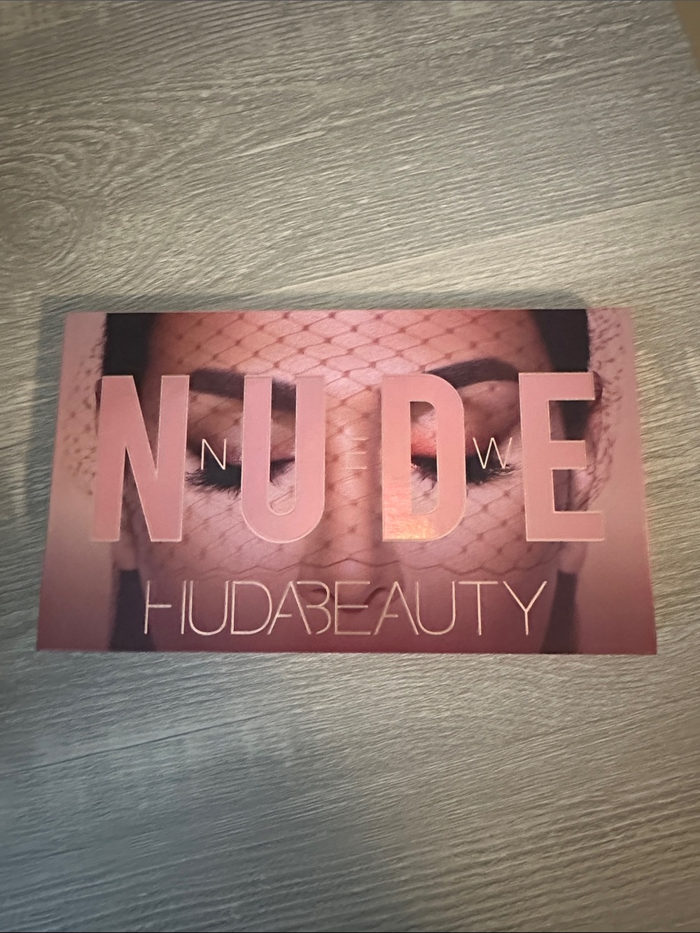 NWOT HUDA BEAUTY NUDE Eyeshadow Palette - Pink